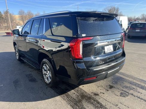 Used 2022 GMC Yukon SLE w/ Gmc Pro Safety Plus Package image 3