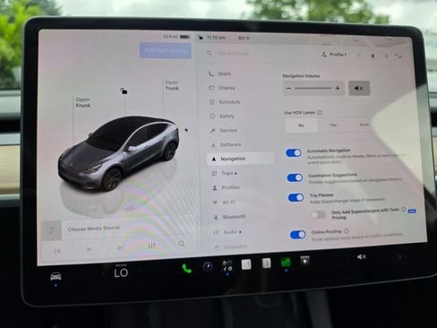 Used 2025 Tesla Model Y Long Range AWD/4WD image 59