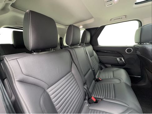Used 2023 Land Rover Discovery S AWD/4WD image 30