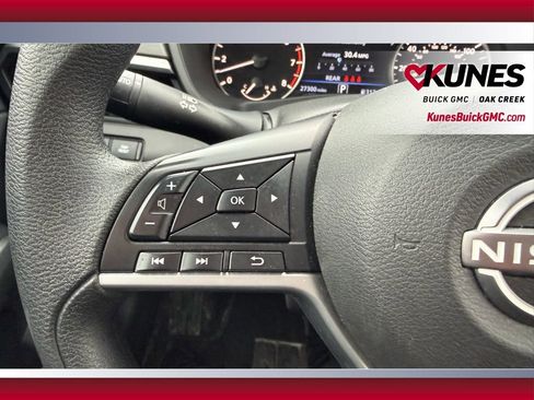 Used 2025 Nissan Altima 2.5 SV FWD image 8