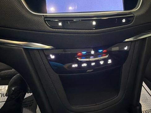 Used 2020 Cadillac XT5 Premium Luxury AWD/4WD image 27