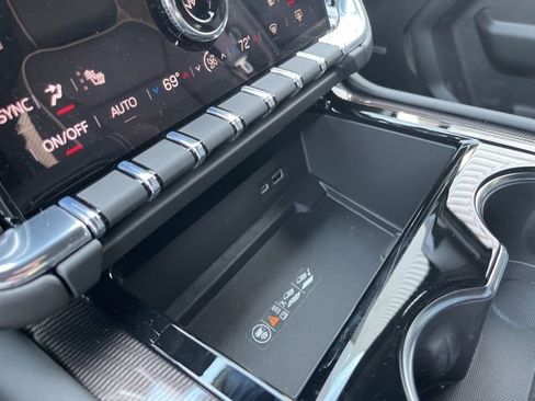 Used 2026 GMC Yukon Elevation image 28