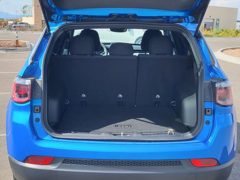 Used 2025 Jeep Compass Sport image 28