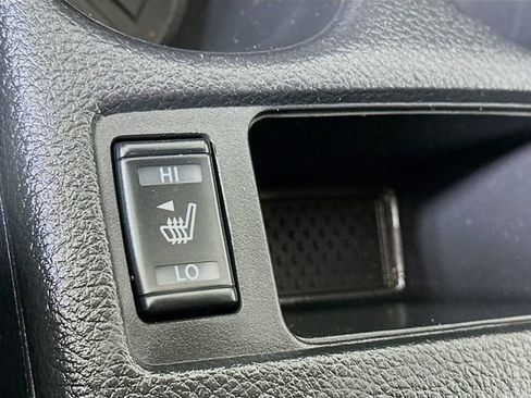 Used 2018 Nissan Rogue SV w/ Premium Package image 20