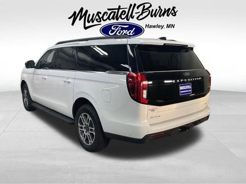 Used 2025 Ford Expedition Max Active AWD/4WD image 3