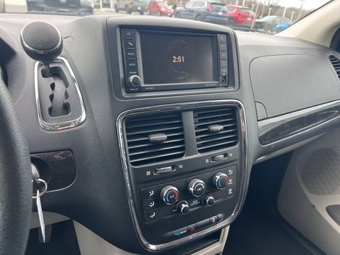 Used 2017 Dodge Grand Caravan SE w/ Power Window Group image 12