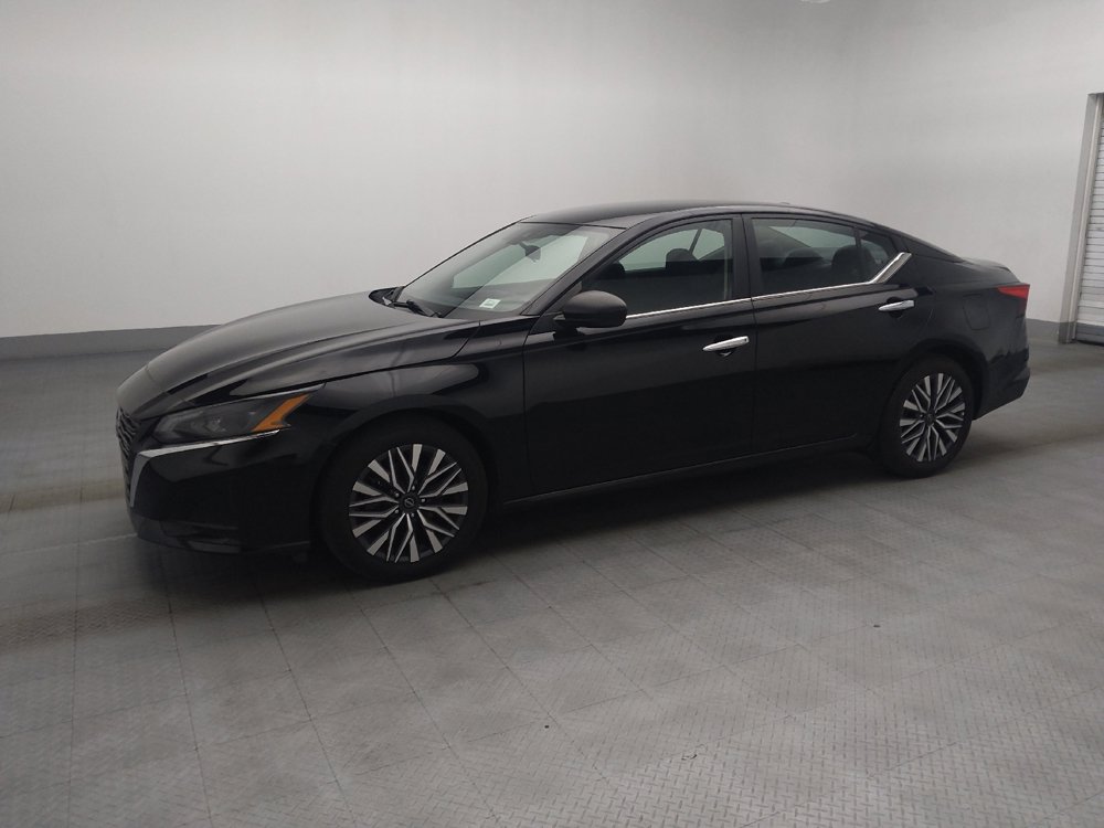 Used 2025 Nissan Altima 2.5 SV FWD image 2
