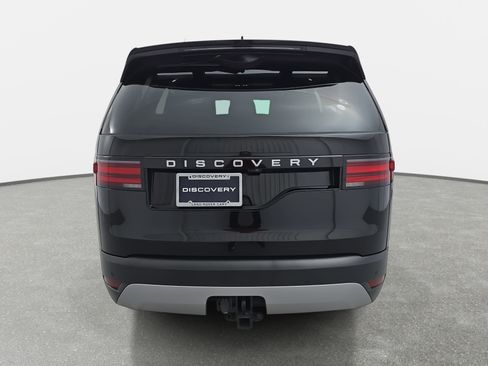 Certified 2025 Land Rover Discovery S image 6