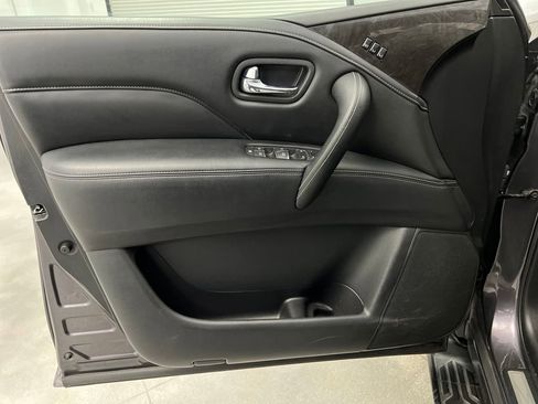 Used 2024 INFINITI QX80 Luxe image 11