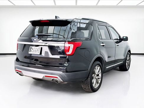Used 2017 Ford Explorer Limited FWD image 4
