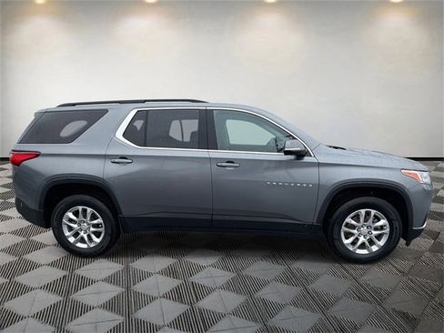 Used 2020 Chevrolet Traverse LT image 4