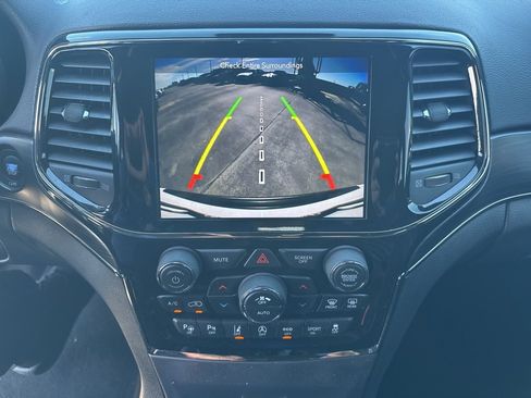 Used 2019 Jeep Grand Cherokee Limited X image 27