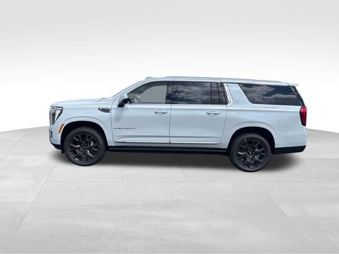 New 2026 GMC Yukon XL Denali w/ Sun & Power Step Package AWD/4WD image 2