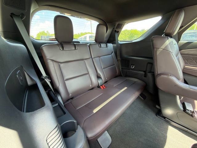Used 2025 Ford Explorer Platinum w/ Ultimate Package AWD/4WD image 12