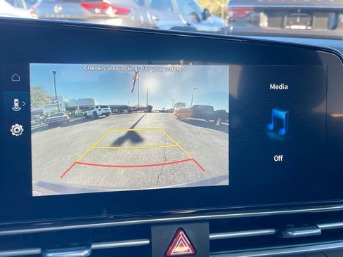 Used 2024 Hyundai Elantra SEL image 20