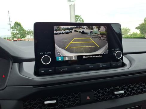 Used 2023 Honda Accord EX image 17
