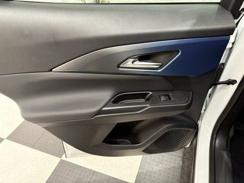 New 2026 Chevrolet Equinox EV LT image 17