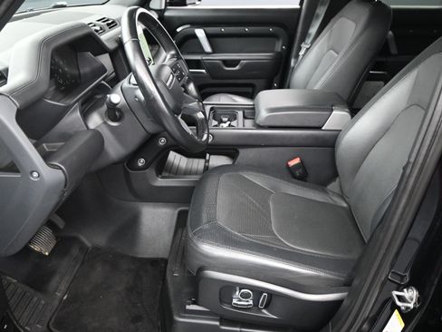 Certified 2023 Land Rover Defender 130 X-Dynamic SE image 5