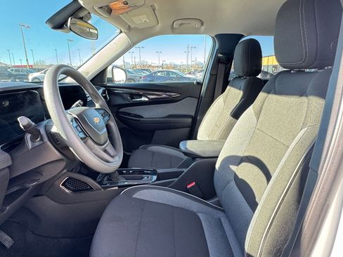 Used 2025 Chevrolet TrailBlazer LT w/ Driver Confidence Package image 24