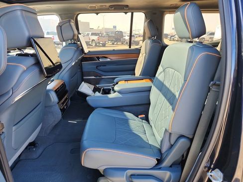 Used 2024 Jeep Grand Wagoneer Series III w/ Rear Seat Video Group 1 AWD/4WD image 39