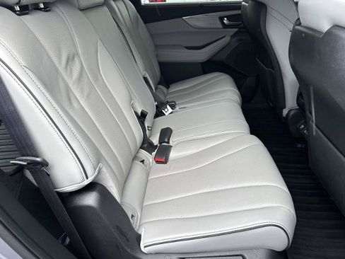 Used 2023 Acura MDX SH-AWD w/ Advance Package image 12