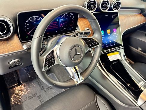 Certified 2025 Mercedes-Benz GLC 300 image 9