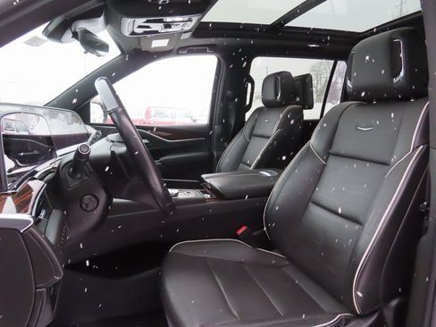 Used 2021 Cadillac Escalade ESV Premium Luxury w/ Driver Assist Tech Package image 21