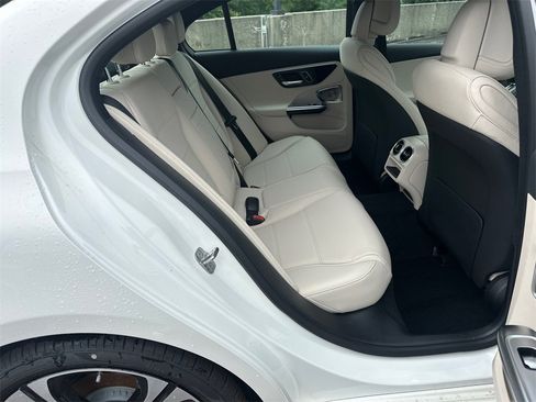 Used 2025 Mercedes-Benz C 300 4MATIC Sedan image 18