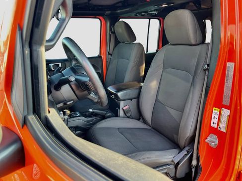 Used 2018 Jeep Wrangler Unlimited Sport AWD/4WD image 19