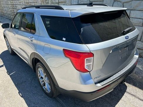 Used 2023 Ford Explorer XLT w/ Equipment Group 202A AWD/4WD image 4