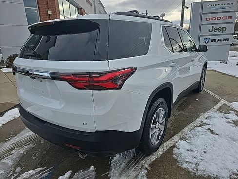 Used 2023 Chevrolet Traverse LT w/ Rear Camera Mirror Package image 15