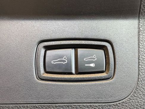 Used 2021 Porsche Panamera 4S w/ Premium Package image 40