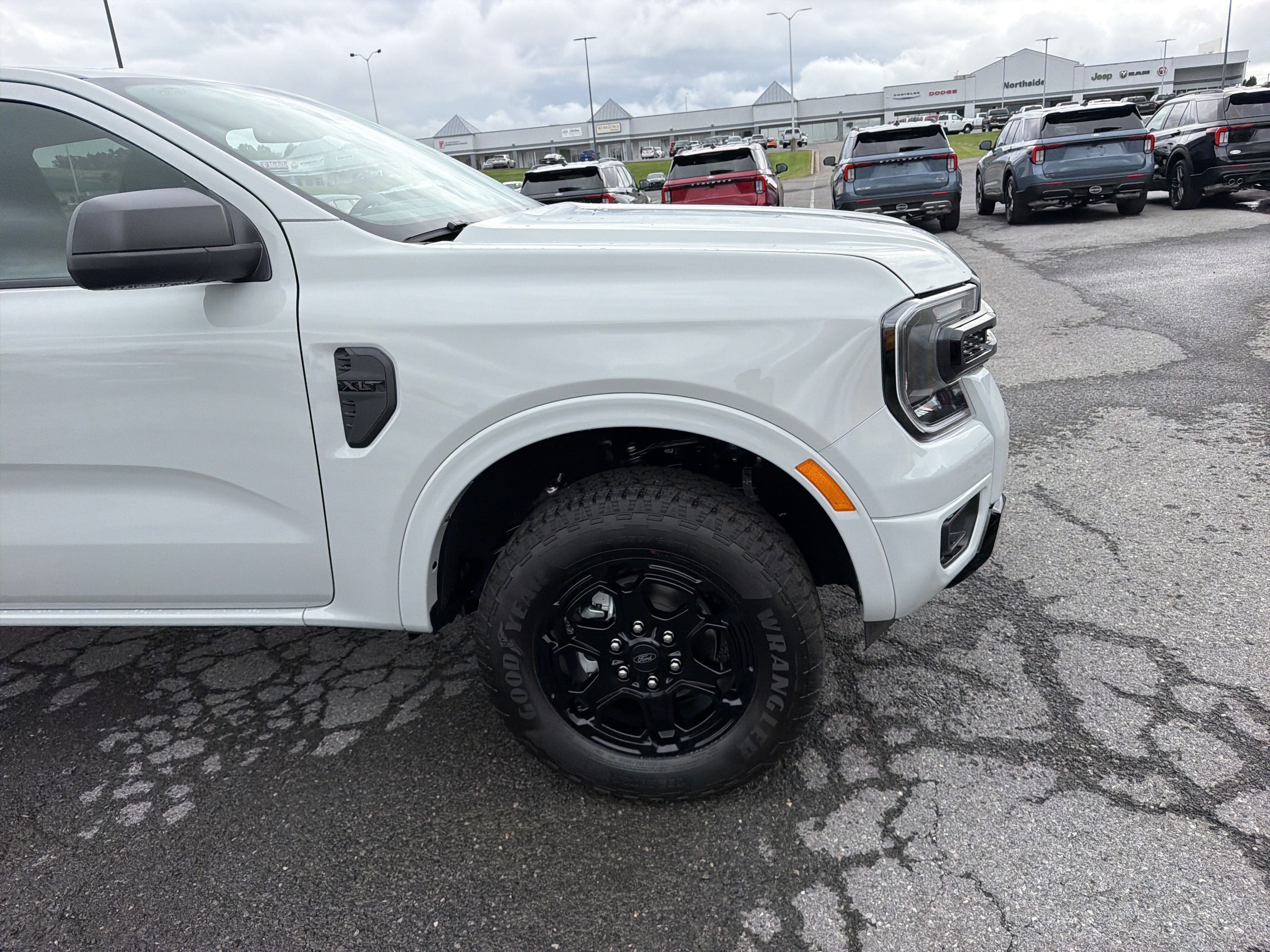 New 2026 Ford Ranger XLT w/ Black Appearance Package AWD/4WD image 2