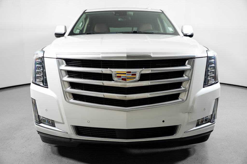 Used 2020 Cadillac Escalade Premium Luxury RWD image 15