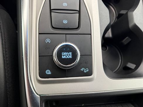 Used 2022 Ford Explorer Platinum w/ Equipment Group 601A AWD/4WD image 34