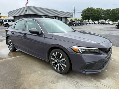 Used 2024 Honda Civic EX-L image 4