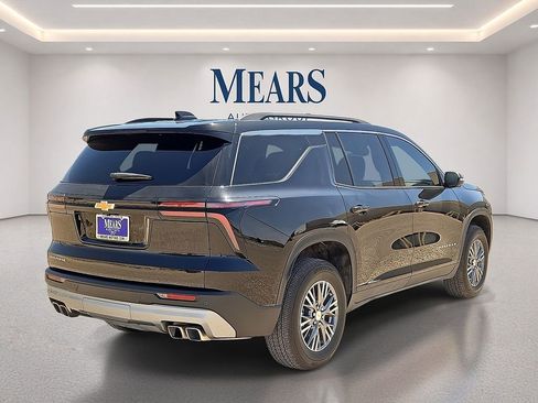 Used 2025 Chevrolet Traverse LT w/ Driver Confidence Package FWD image 5