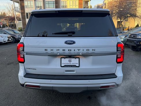 Used 2022 Ford Expedition Limited AWD/4WD image 9