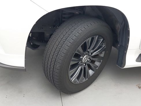 Used 2021 Lexus GX 460 Premium w/ Accessory Package AWD/4WD image 36