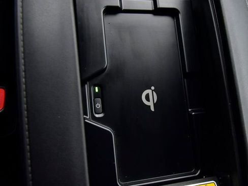 Certified 2021 Toyota Highlander XLE image 28