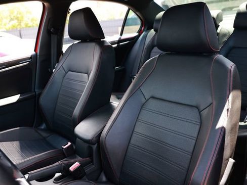Used 2017 Volkswagen Jetta GLI FWD image 9