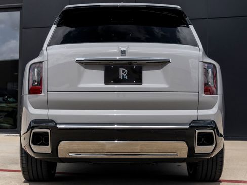 New 2026 Rolls-Royce Cullinan image 10