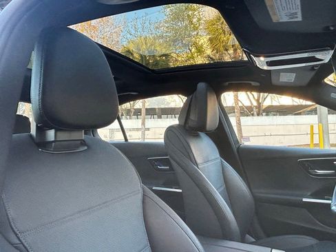 Used 2025 Mercedes-Benz C 300 Sedan image 34