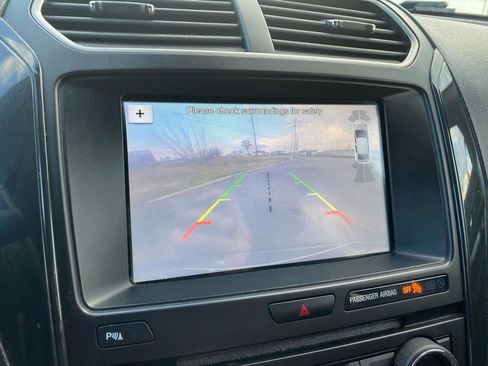 Used 2018 Ford Explorer XLT w/ Equipment Group 202A FWD image 21