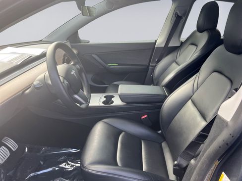Used 2022 Tesla Model Y Performance image 10