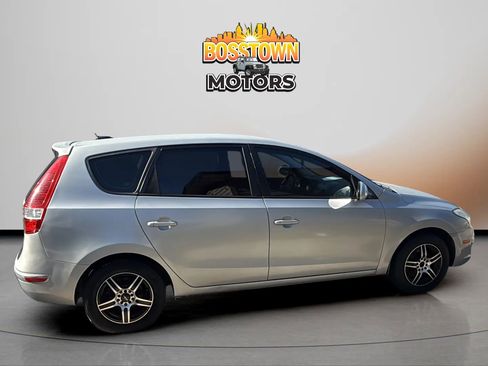 Used 2012 Hyundai Elantra GLS image 9