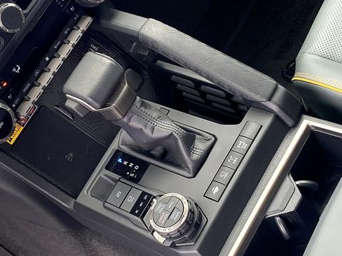 Certified 2025 Toyota 4Runner Trailhunter image 18