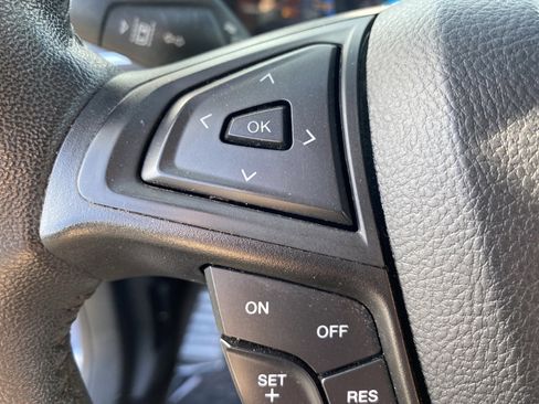 Used 2022 Ford Edge Titanium image 11