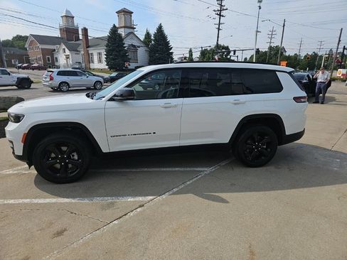Certified 2025 Jeep Grand Cherokee L Altitude AWD/4WD image 10