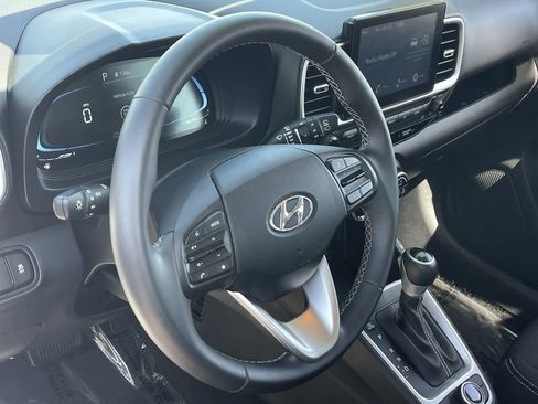 Certified 2024 Hyundai Venue SEL FWD image 17